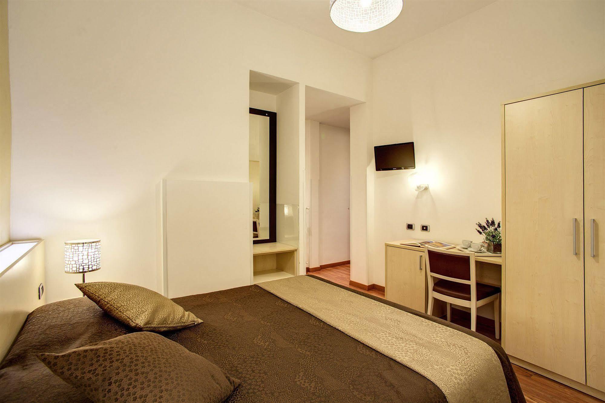 111 Guest House Rome Bagian luar foto